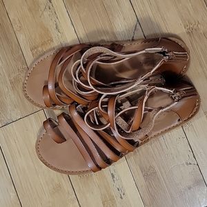 Universal thread gladiator sandles